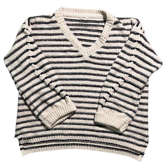 O & O Embellished Sleeve V-Neck Cream & Navy Striped Oversized Sweater Small - Picture 1 of 6